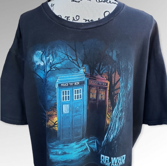 Dr Who & the Black Tardis Tee - Picture 6 of 6